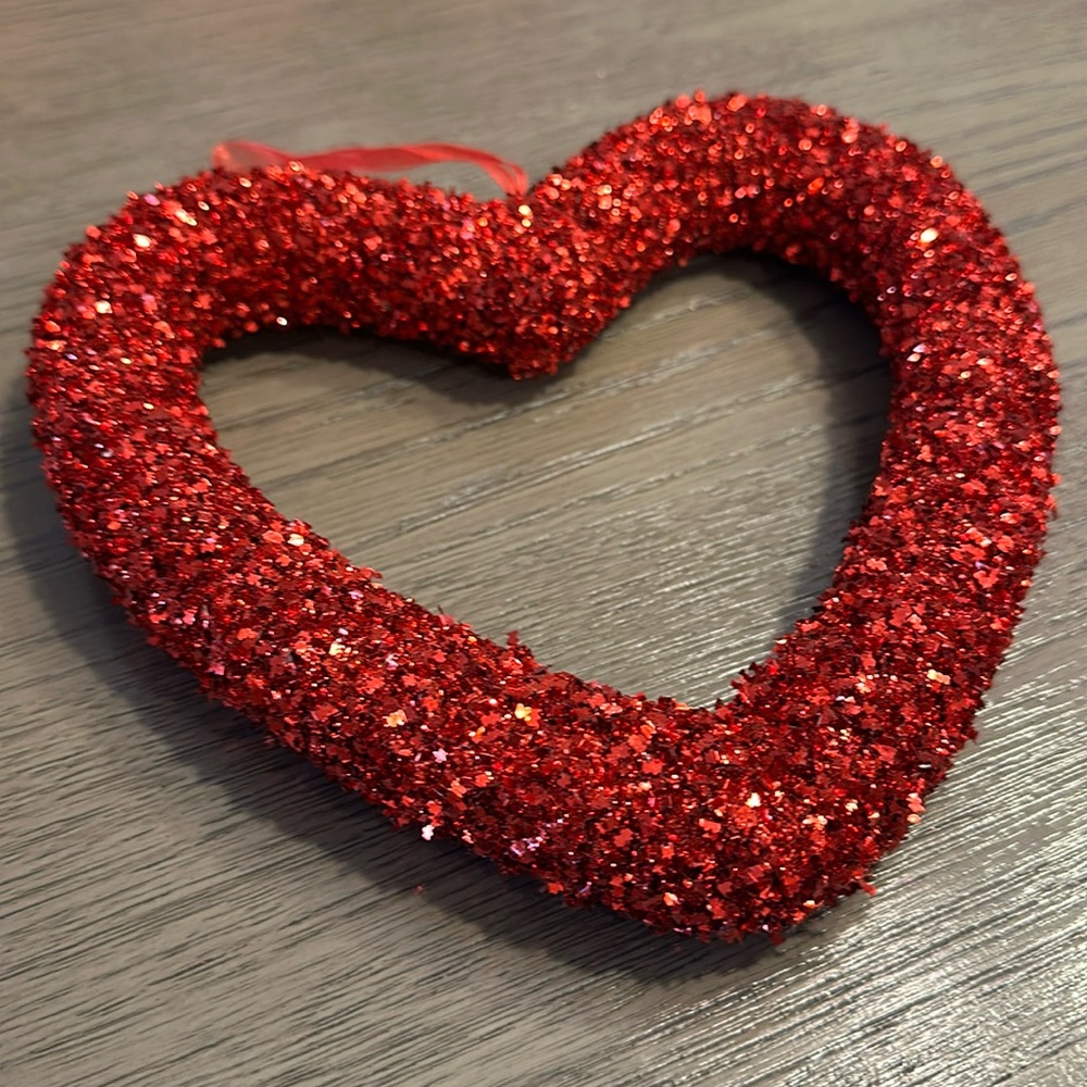 Heart ❤️ Decor - Picture 2 of 2